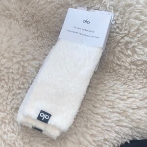 ALO Yoga Fuzzy White Socks